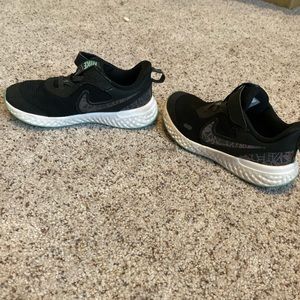 Nike - girls size 13